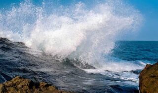 Menggali Potensi Energi Terbarukan Gelombang Laut