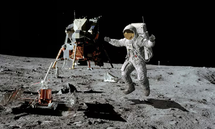 Eksplorasi Luar Angkasa